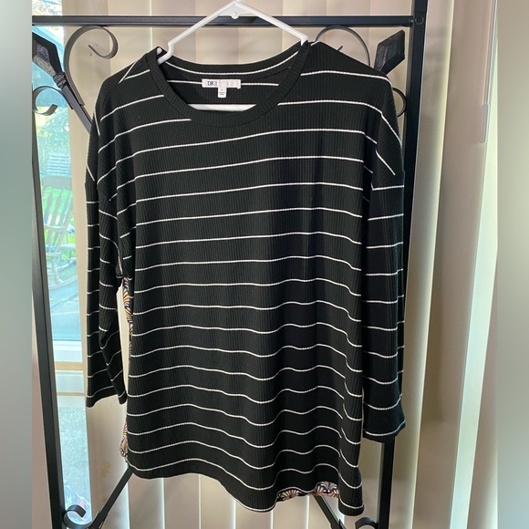 DR2 Sea Shell Looking Design 3/4 Sleeve Blouse - Picture 2 of 4